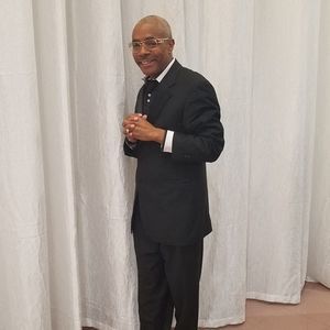 Meet your Posher, Raymond